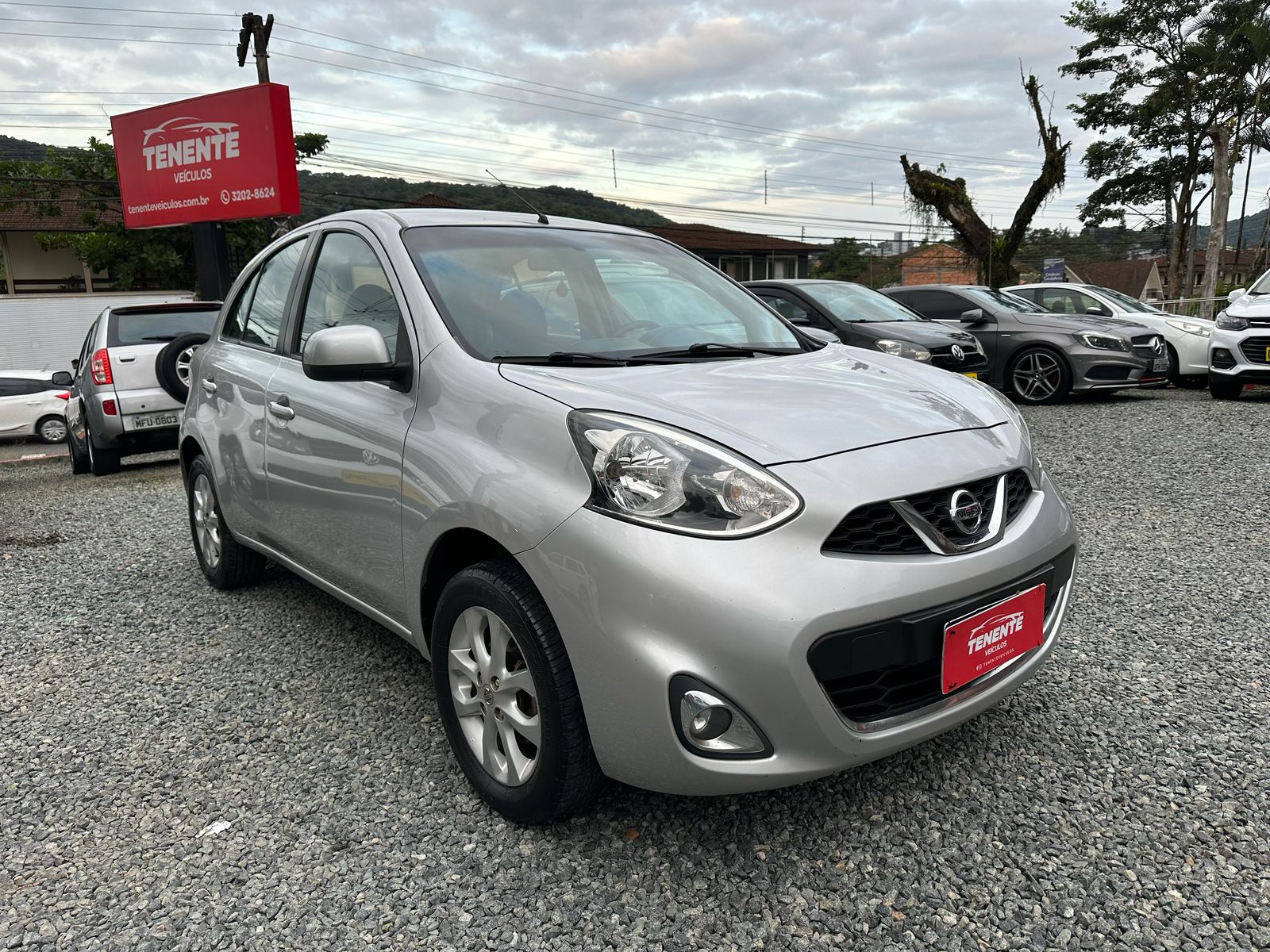 NISSAN MARCH 1.0 SV