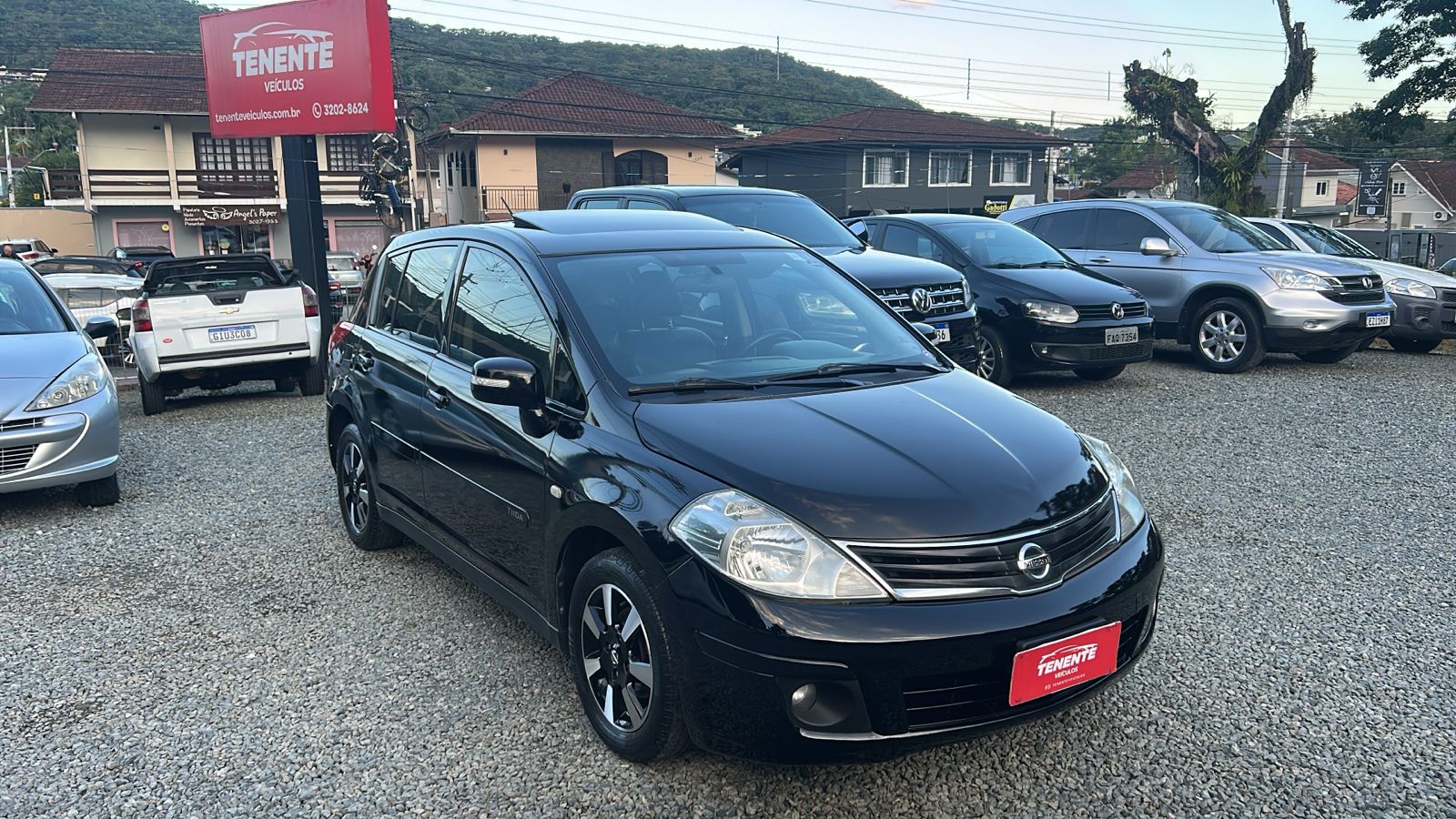 NISSAN TIIDA  SL AUTOMÁTICO 